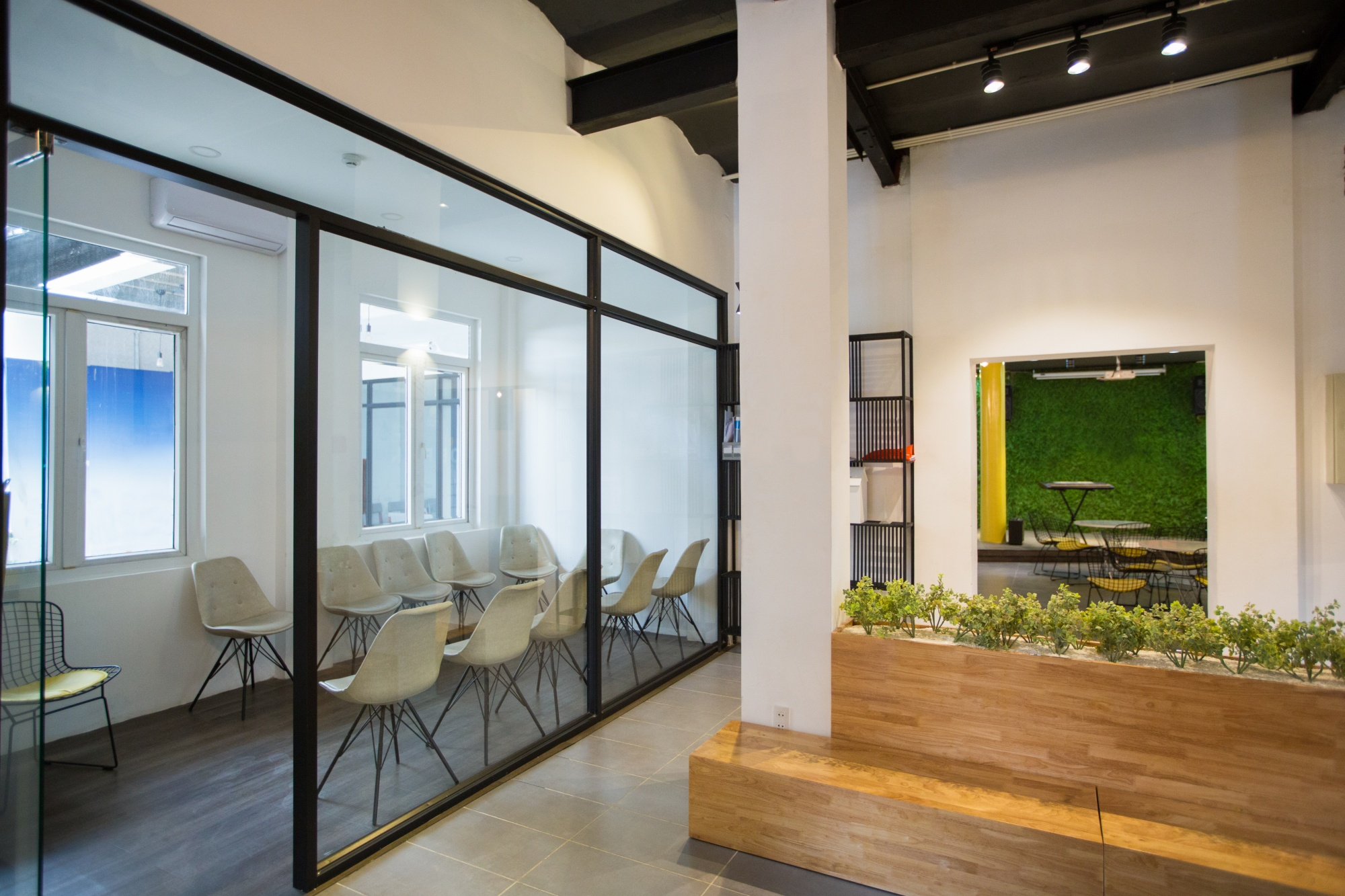 Interior office glass partitions and doors – Glass Pro LA